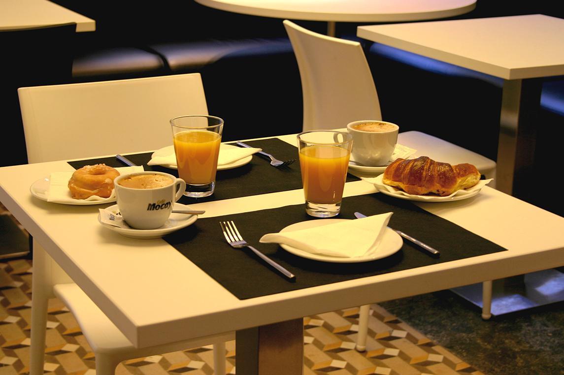 ดาเลีย รัมบลัส โฮเต็ล Hotel บาร์เซโลนา ร้านอาหาร รูปภาพ