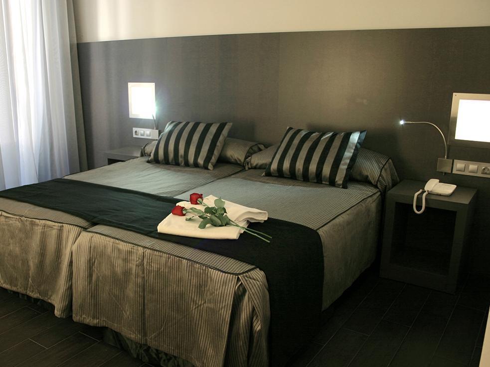 ดาเลีย รัมบลัส โฮเต็ล Hotel บาร์เซโลนา ภายนอก รูปภาพ