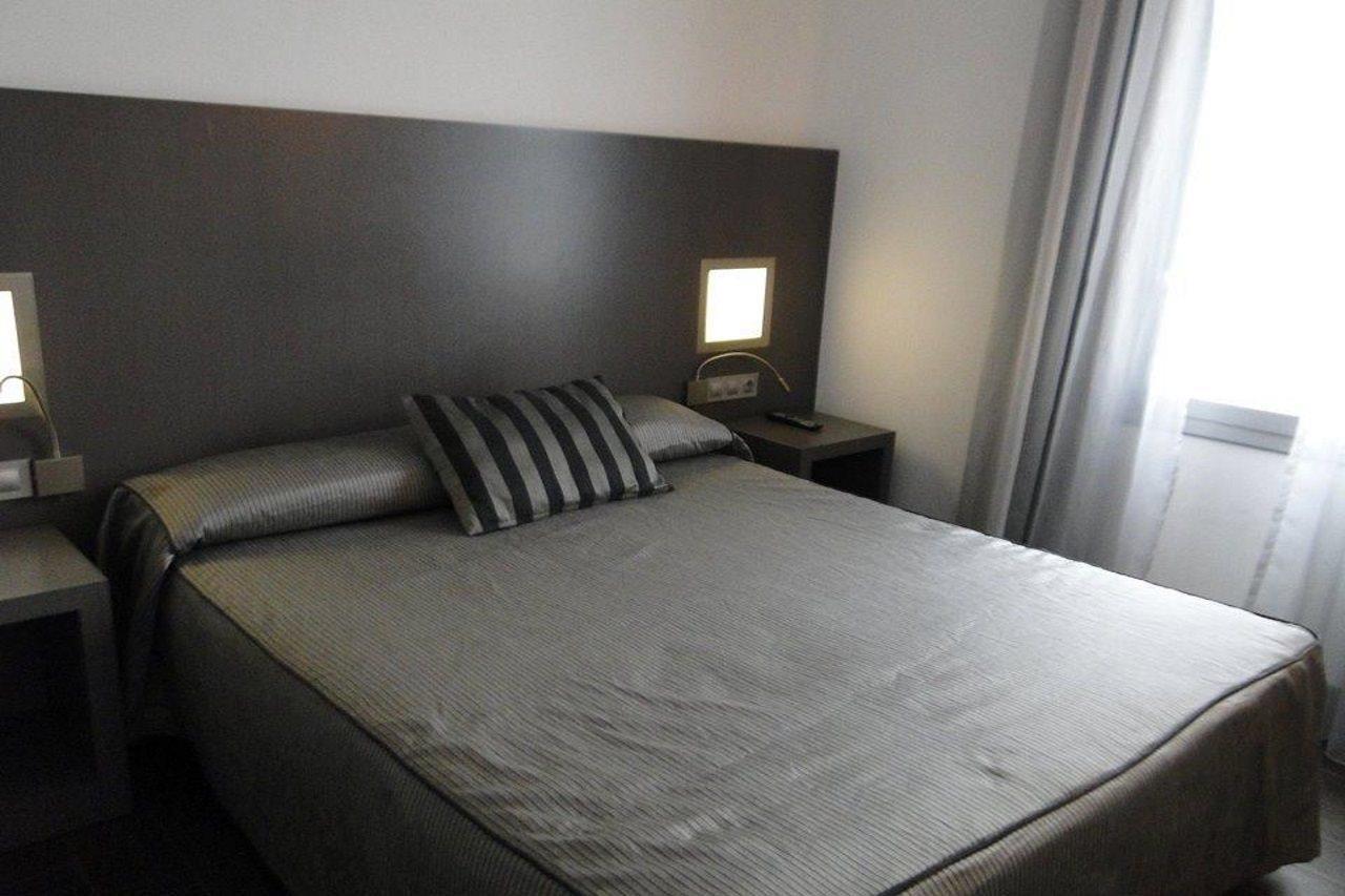 ดาเลีย รัมบลัส โฮเต็ล Hotel บาร์เซโลนา ภายนอก รูปภาพ